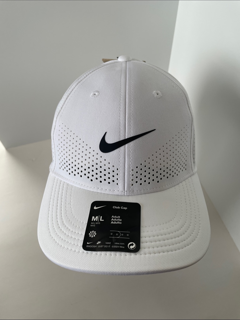 NWT Nike Dri-FIT ADV Club Cap White M/L Structured Training Hat Unisex